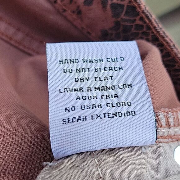 🦋 EASEL Distressed Skinny Jeans ANIMAL print size S (26) Jr's. - Picture 11 of 14